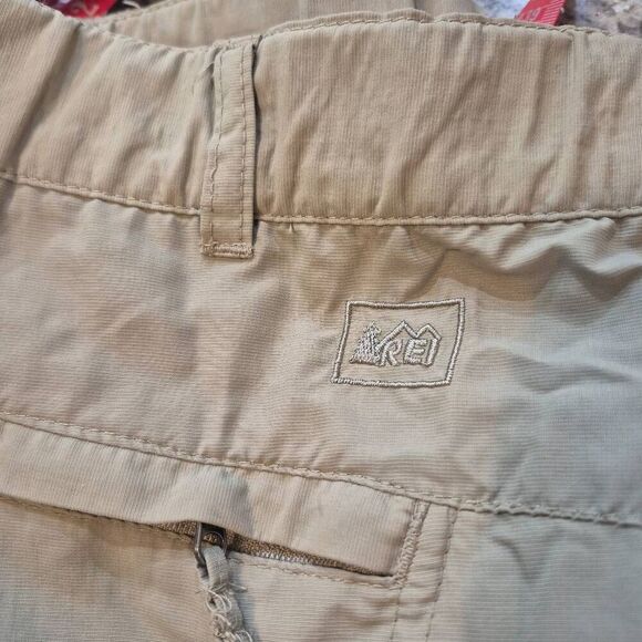REI Women's Tan Nylon Convertible Cargo Pants - Picture 11 of 12